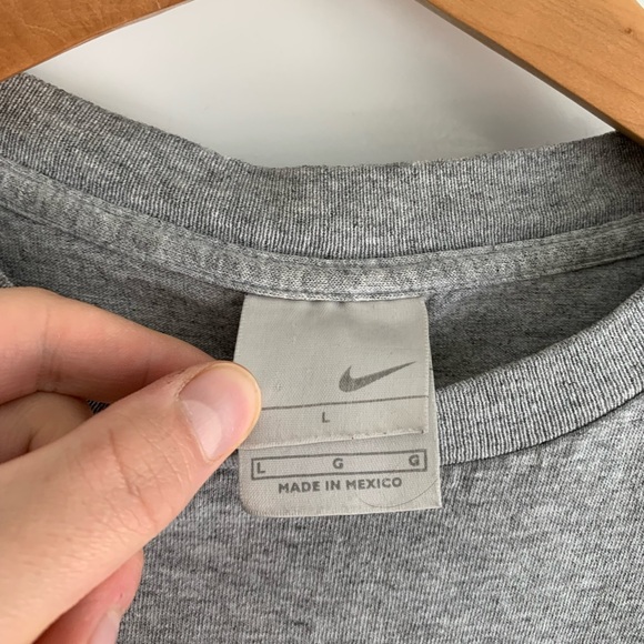 Vintage Nike Shirt - Picture 4 of 5